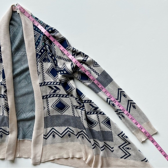 Pink Republic Navy Blue and Cream Aztec Tribal Open Front Cardigan, Medium - Picture 5 of 9